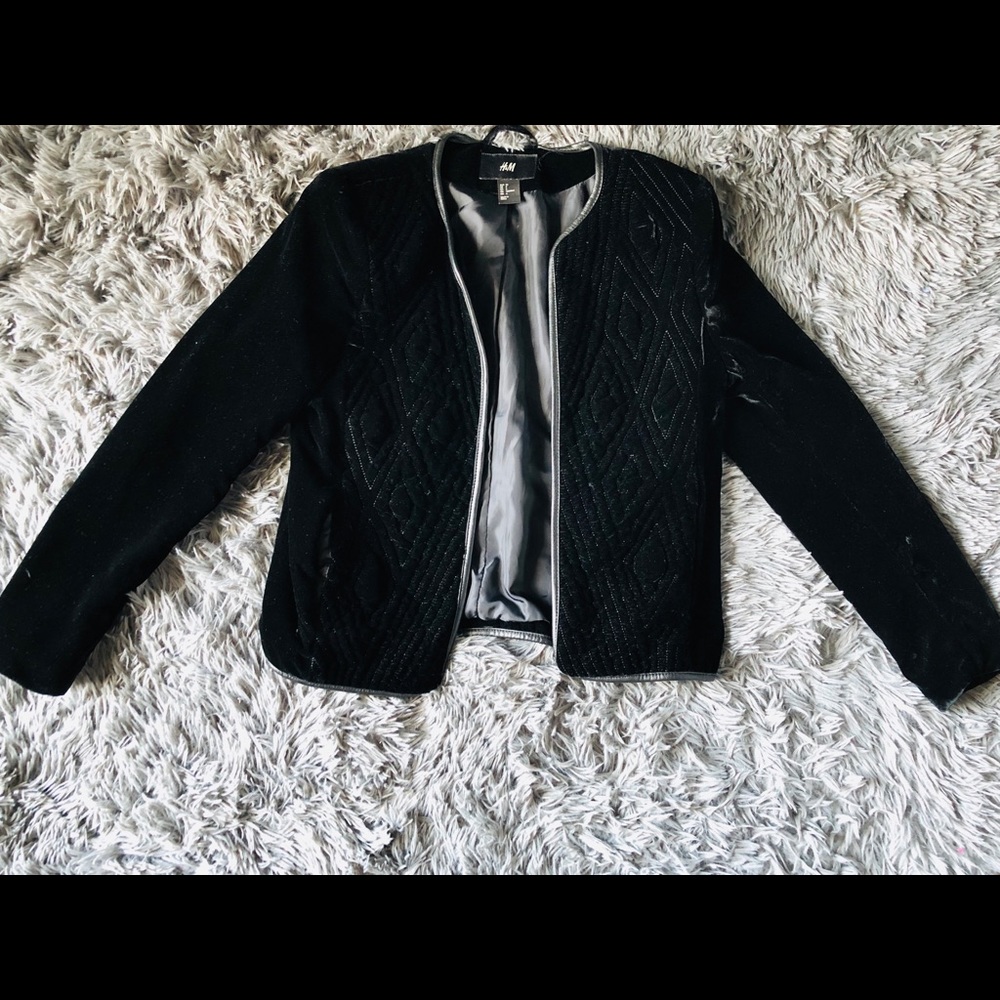 H&M NWOT Women Suede Open Blazer padded Shoulder with no collar Size 6